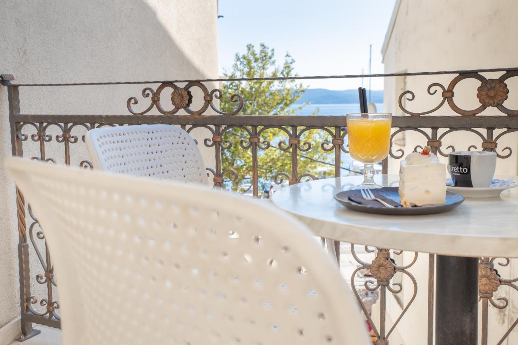 Bed & Breakfast Portun In The Center Baska Voda Exterior photo